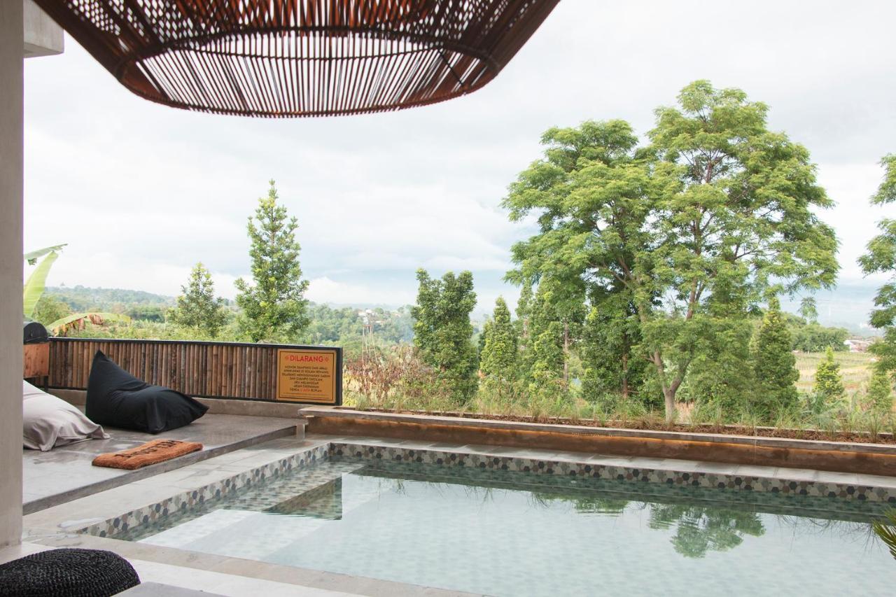 Villa Moo By The Villas 100 Puncak Exterior photo